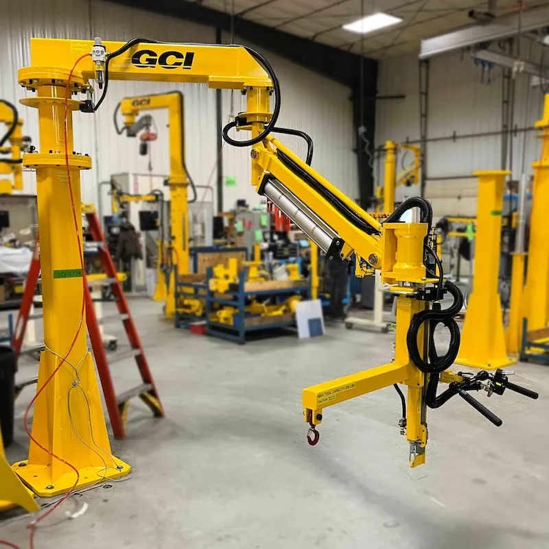 Engine lift manipulator